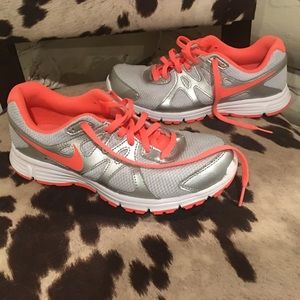 Nike Running Shoes 7.5